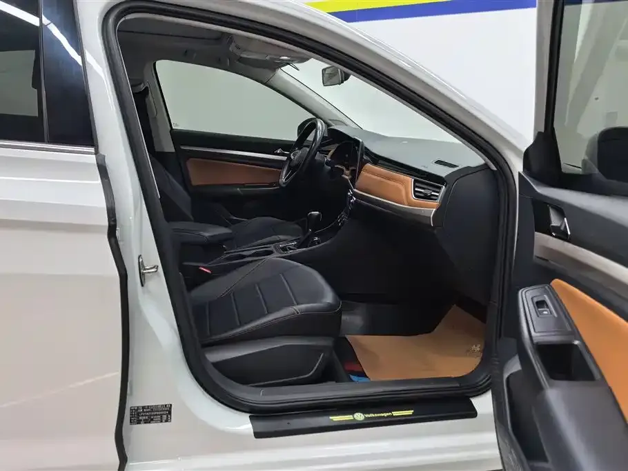 Volkswagen Bora 2023 из CN, фото 7