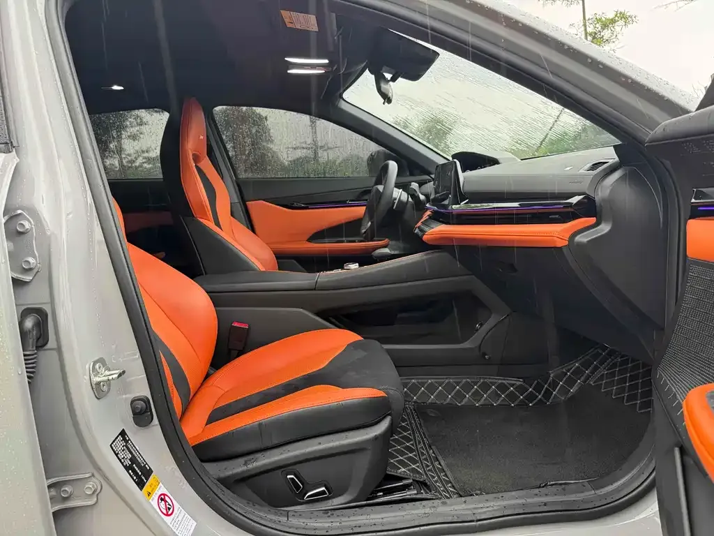 Changan UNI-V 2024 из CN, фото 4