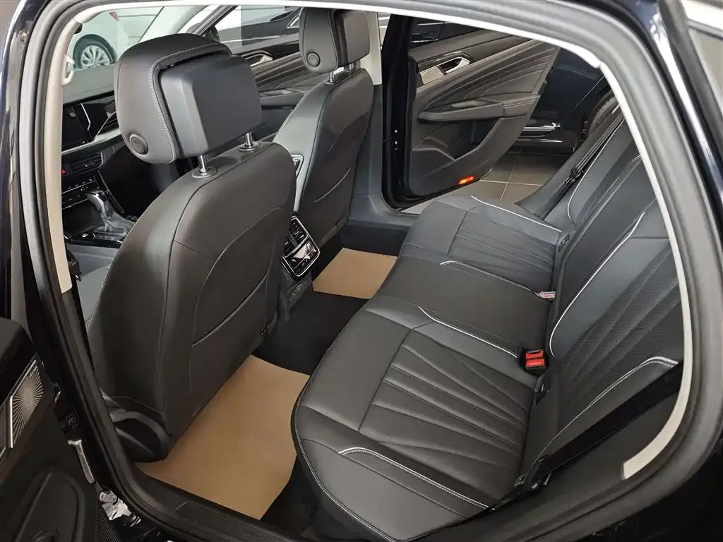 Volkswagen Passat — фото 10
