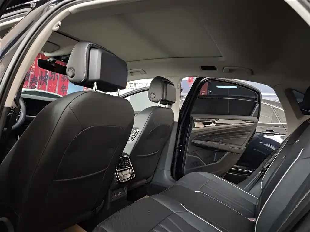 Volkswagen Passat — фото 6