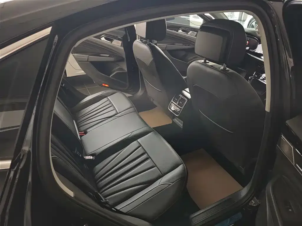 Volkswagen Passat — фото 7