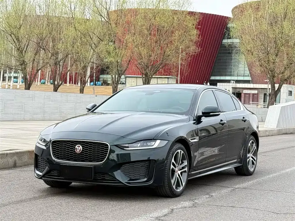 Jaguar XEL — фото 1
