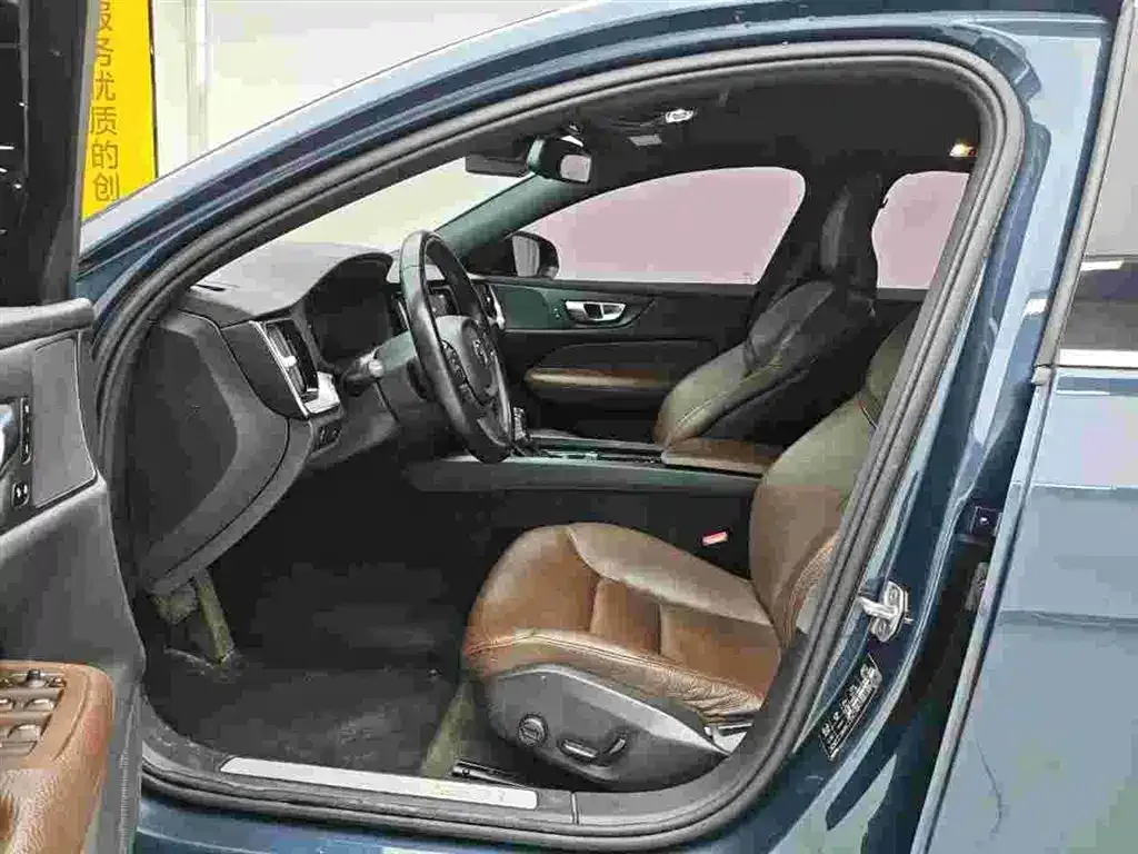 Volvo S60 2021 из CN, фото 10
