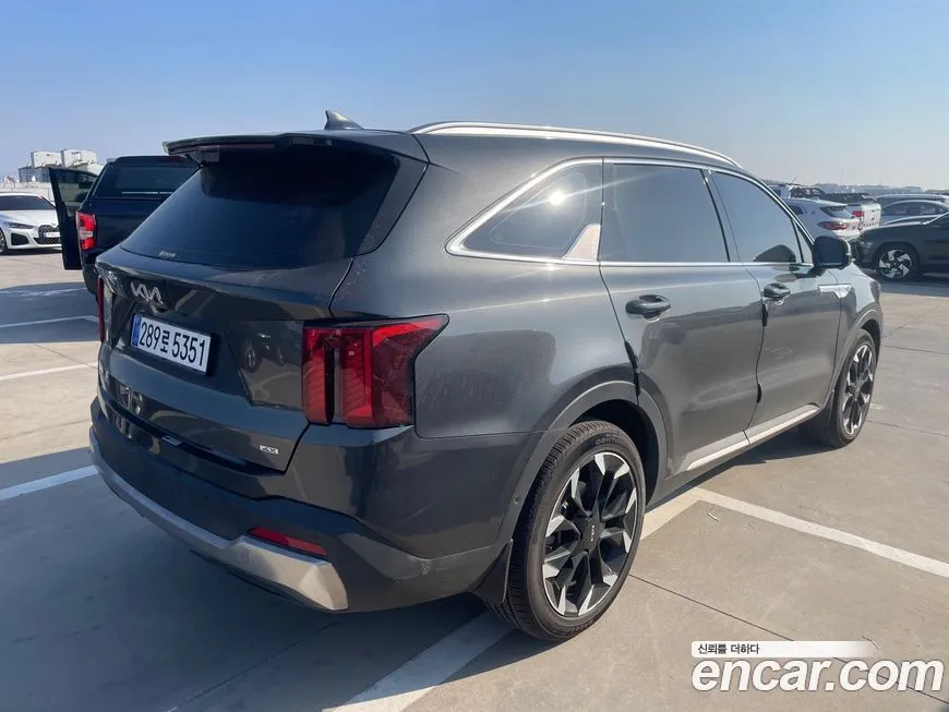 Kia Sorento — фото 8
