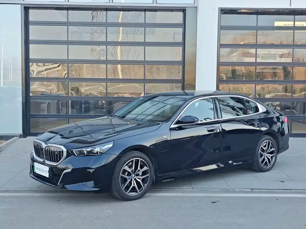 BMW i5 — фото 1