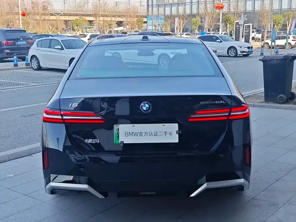 BMW i5 — фото 3
