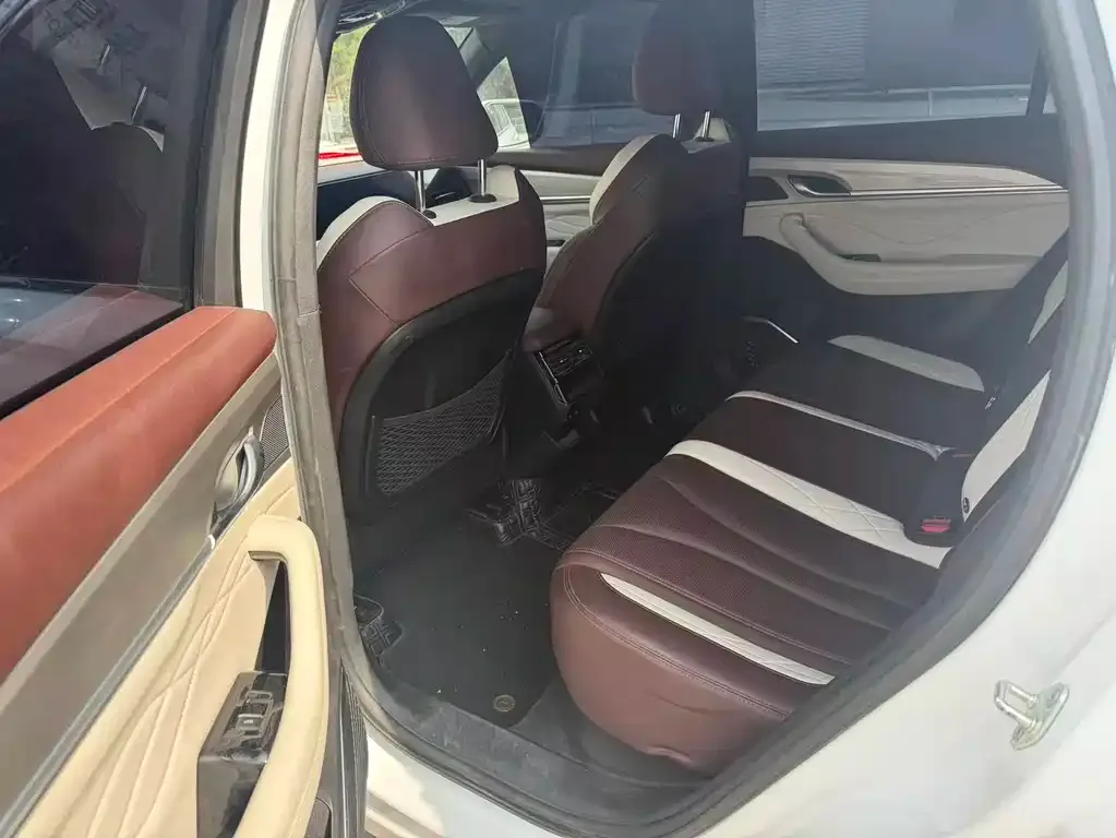 Geely Xingyue L 2023 из CN, фото 2