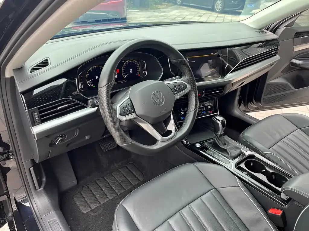 Volkswagen Passat 2022 из CN, фото 2