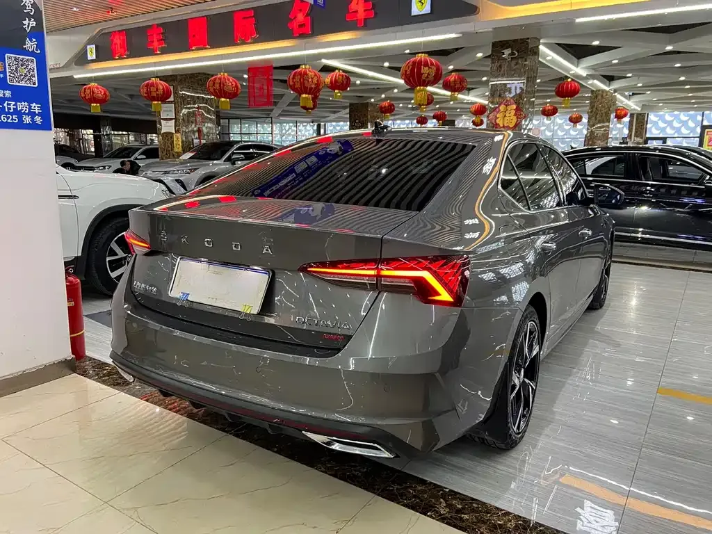 Skoda Octavia — фото 6