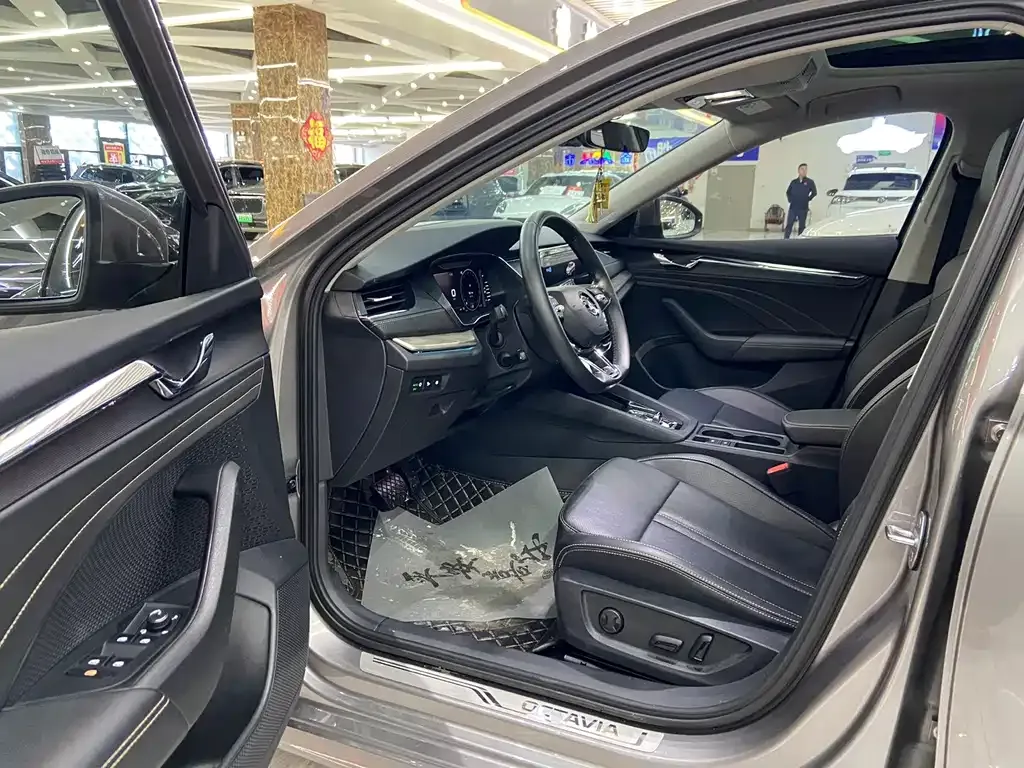 Skoda Octavia — фото 3
