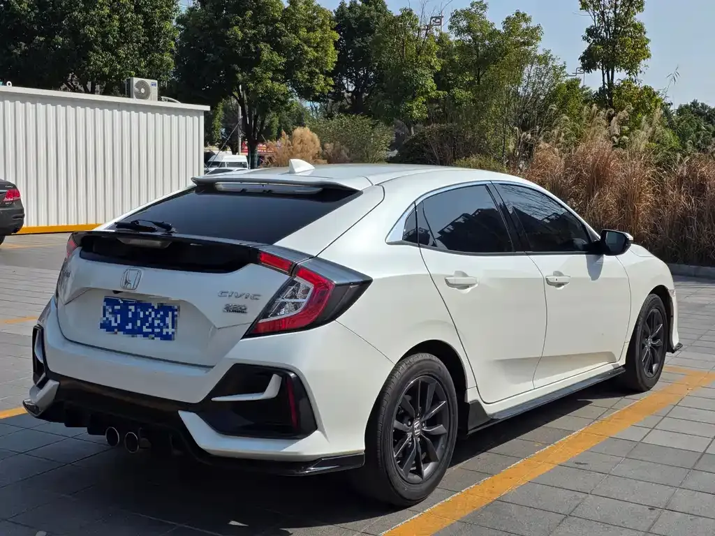 Honda Civic — фото 10