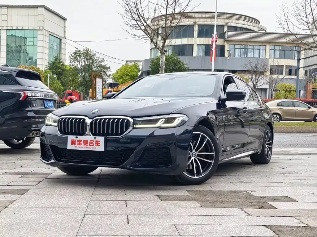BMW 5 Series (Import) 525i M Sport