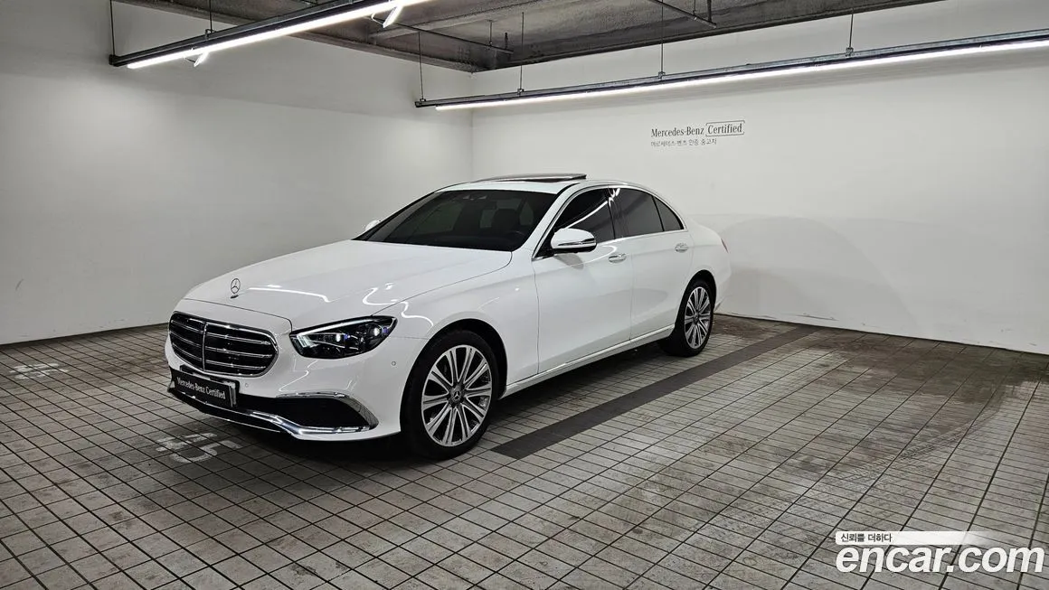 Mercedes-Benz E-Class — фото 1