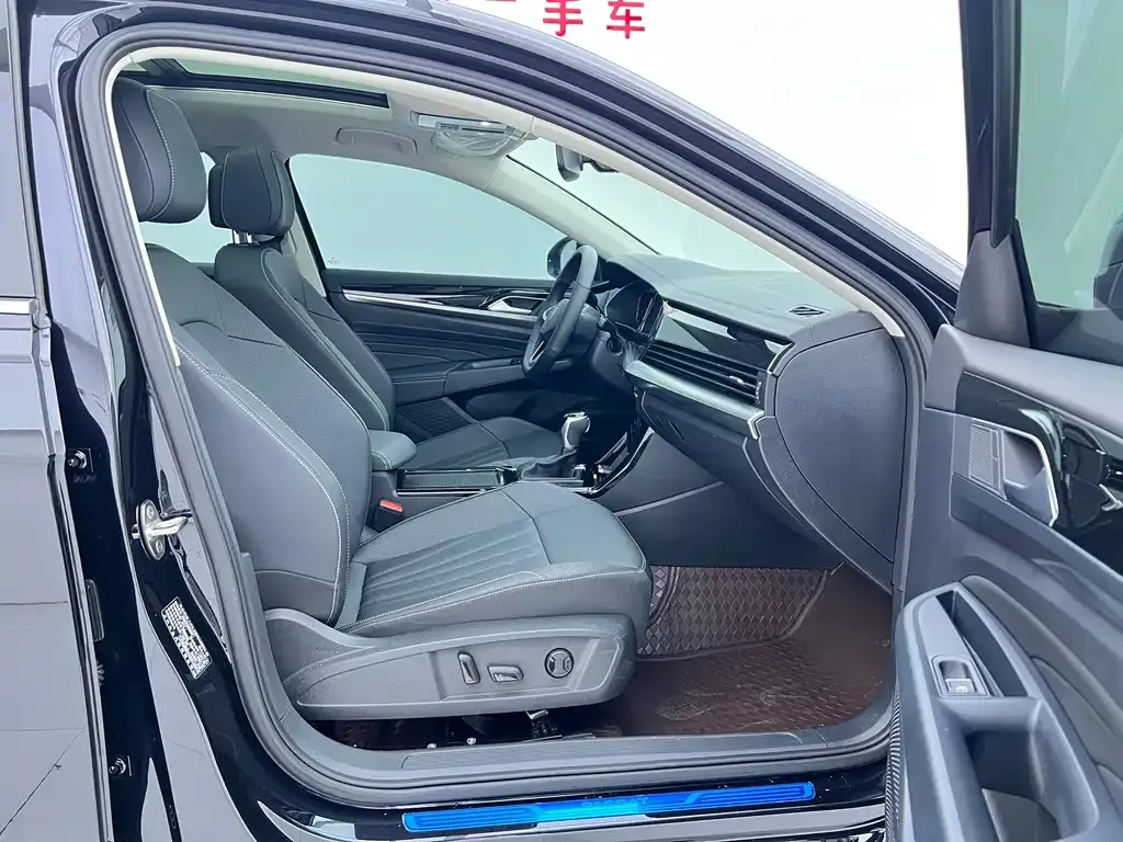 Volkswagen Passat 2025 из CN, фото 8