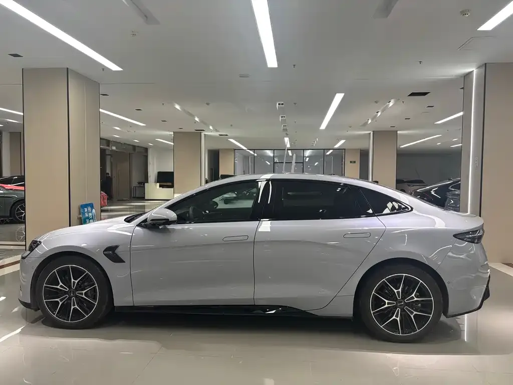 BYD Seal — фото 3