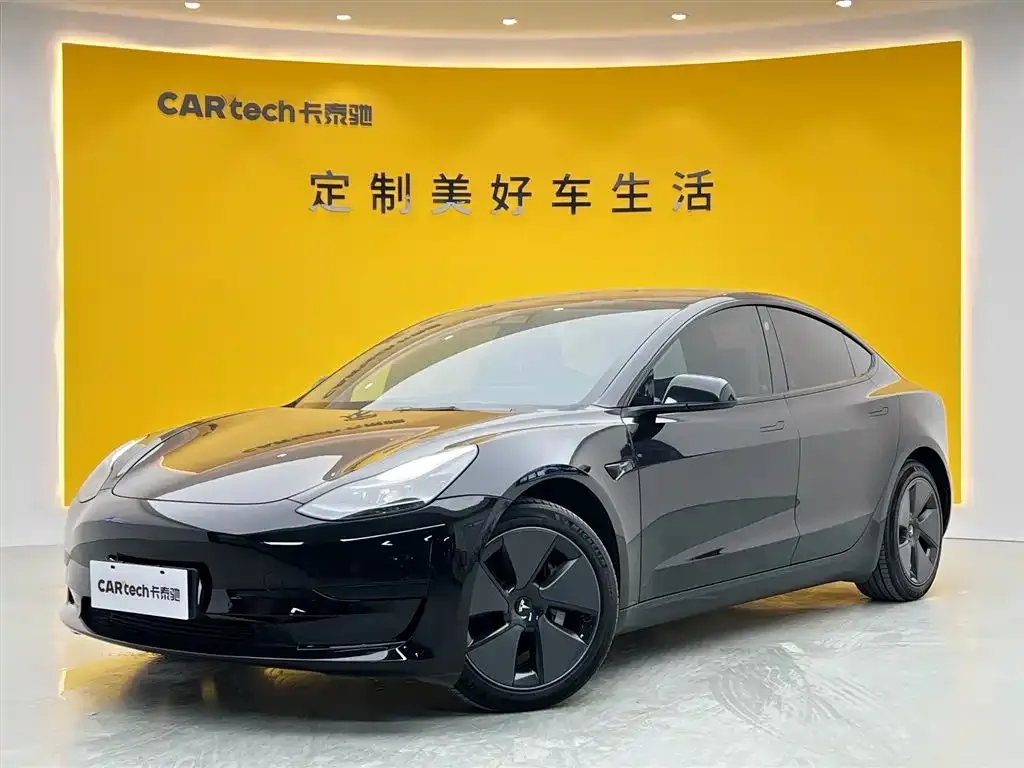 Tesla Model 3 — фото 1