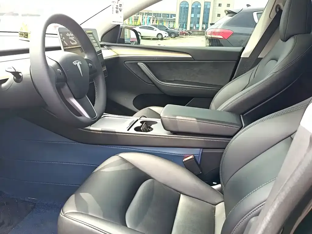 Tesla Model Y — фото 7