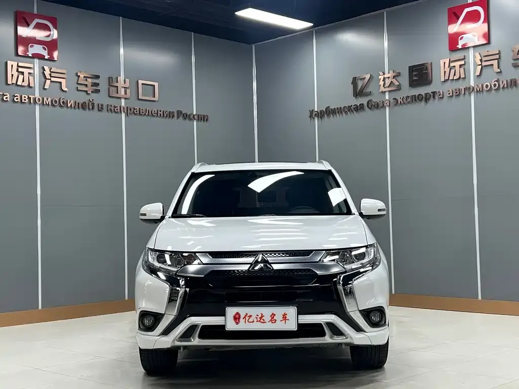Mitsubishi Outlander 2022 из CN, фото 7