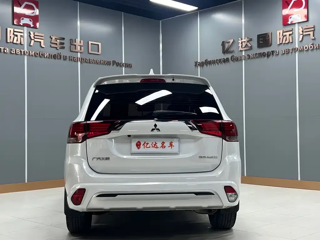 Mitsubishi Outlander 2022 из CN, фото 4