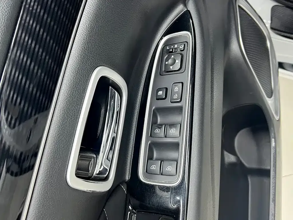 Mitsubishi Outlander 2022 из CN, фото 5