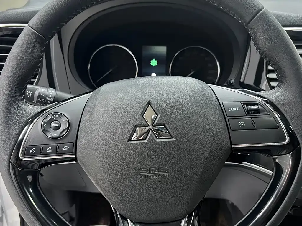 Mitsubishi Outlander 2022 из CN, фото 10