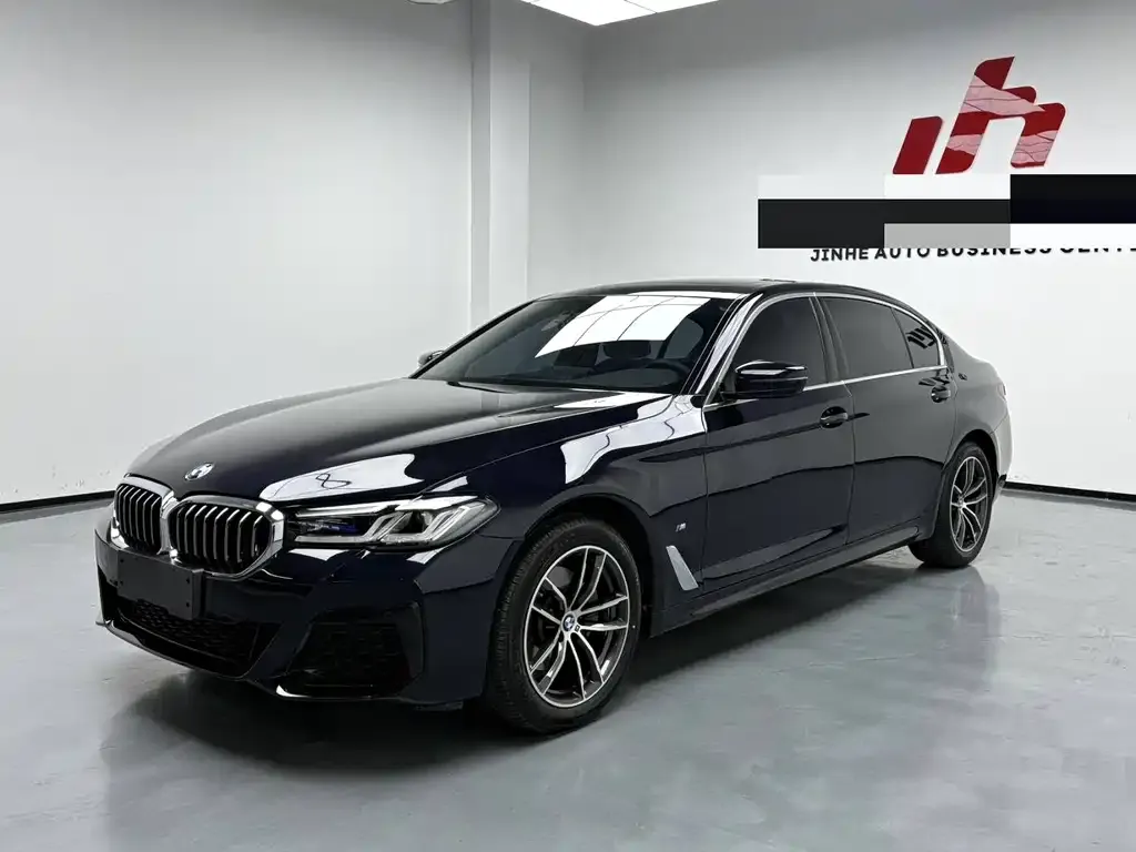 BMW 5 Series — фото 1