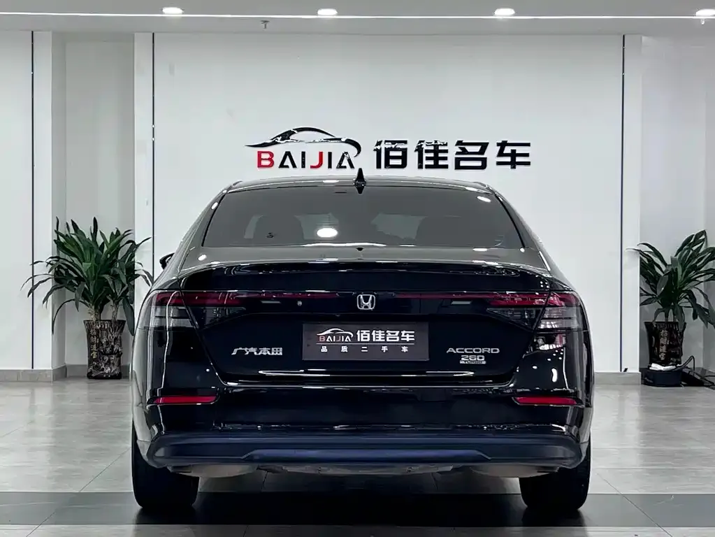 Honda Accord — фото 10
