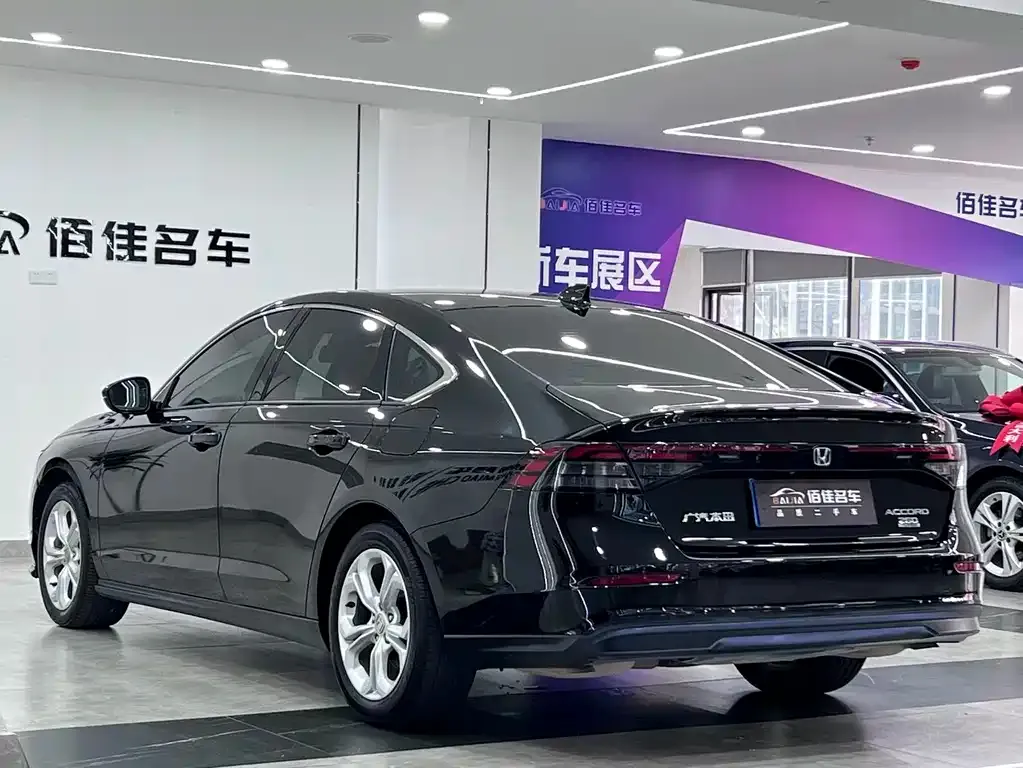 Honda Accord — фото 7