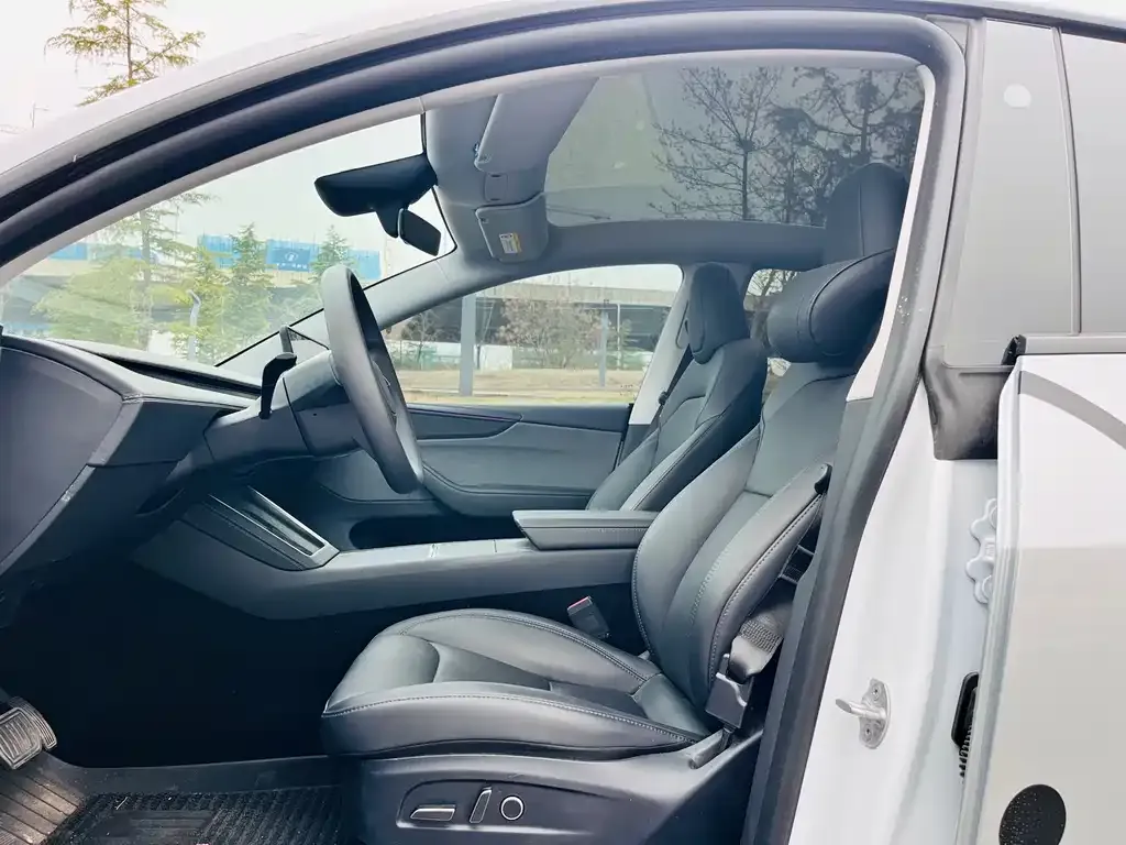 Tesla Model Y 2025 из CN, фото 4