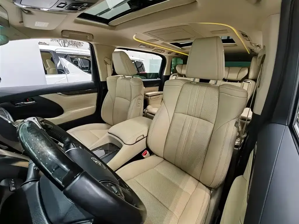 Toyota Vellfire 2022 из CN, фото 3