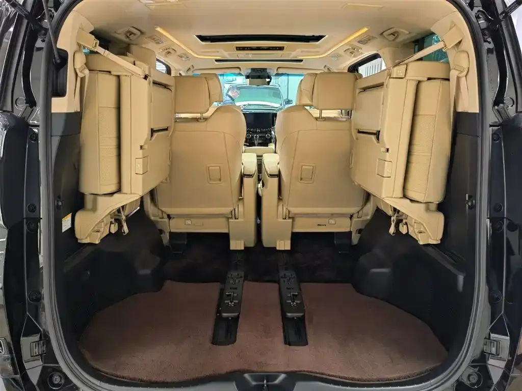 Toyota Vellfire 2022 из CN, фото 9