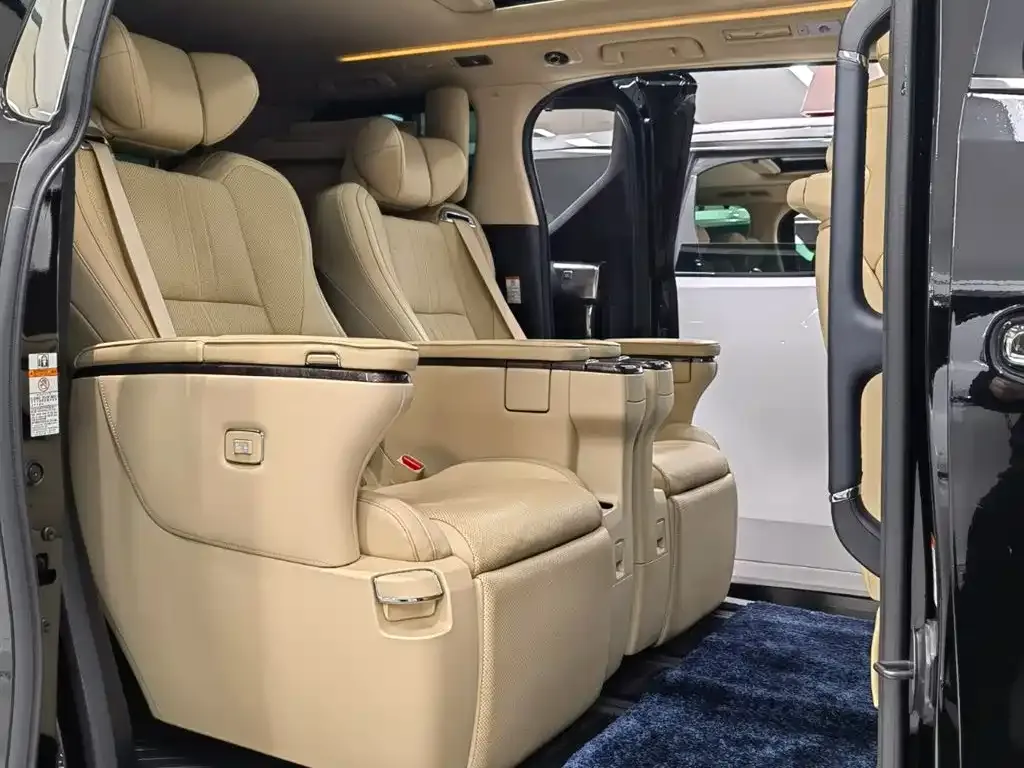 Toyota Vellfire 2022 из CN, фото 8