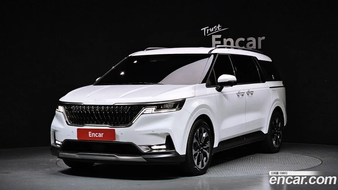 Kia Carnival — фото 1