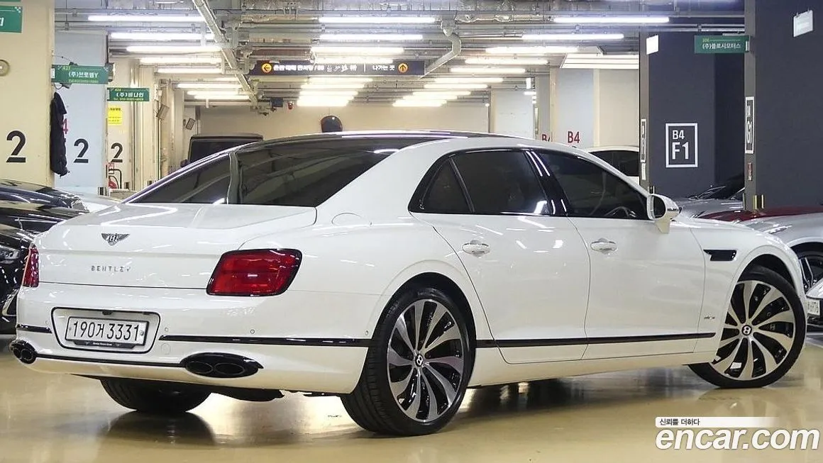 Bentley Flying Spur 2023 из KR, фото 4