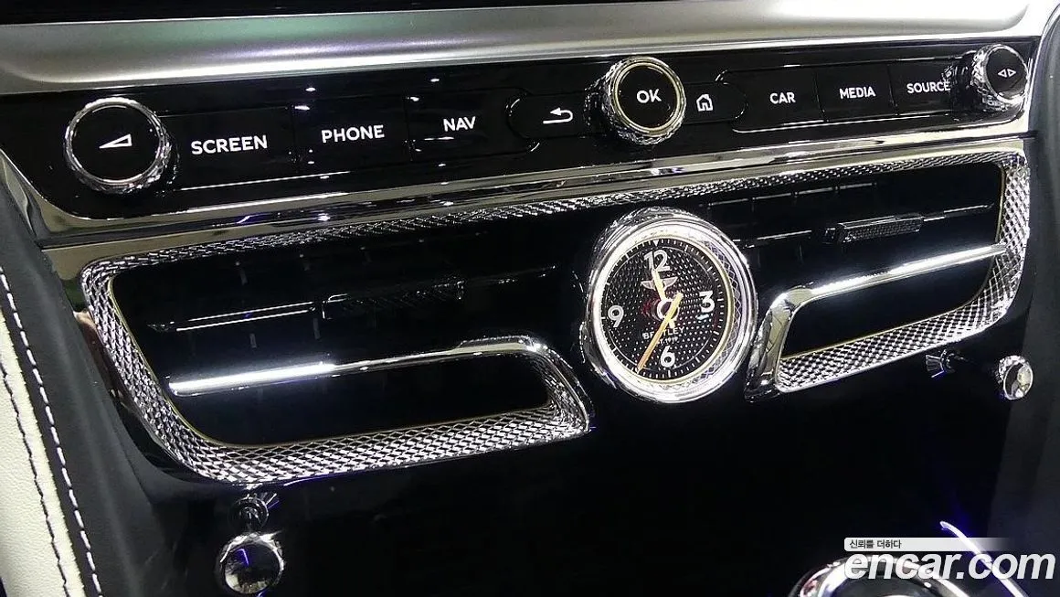 Bentley Flying Spur 2023 из KR, фото 10
