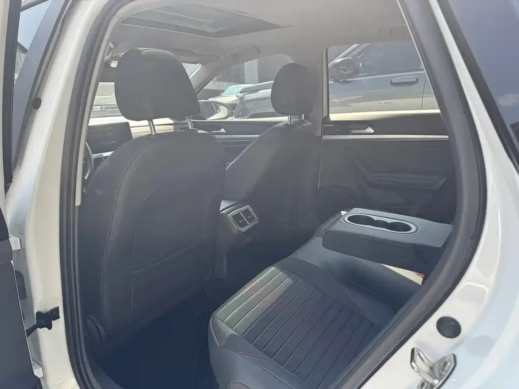 Volkswagen Lavida 2022 из CN, фото 2