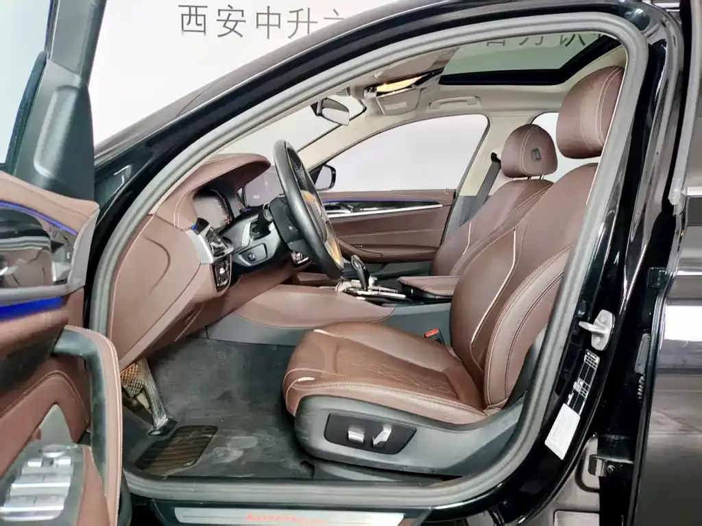 BMW 5 Series 2024 из CN, фото 5