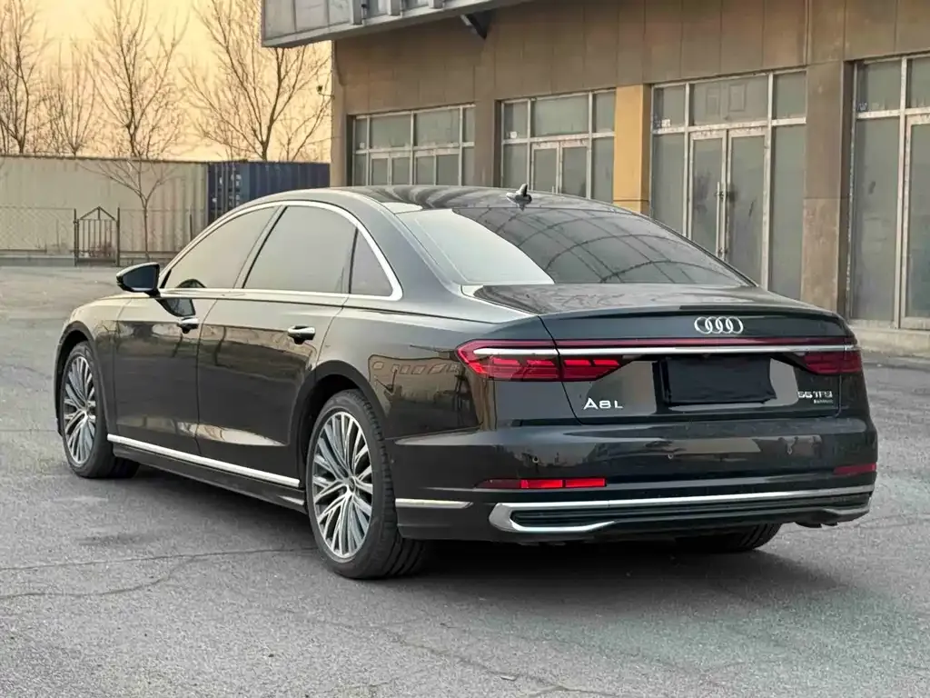 Audi A8 2022 из CN, фото 7