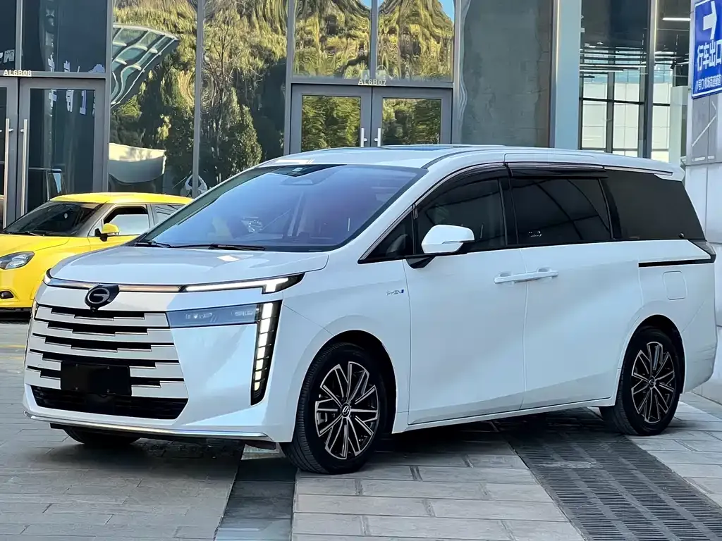 GAC Motor E8 Hybrid — фото 1