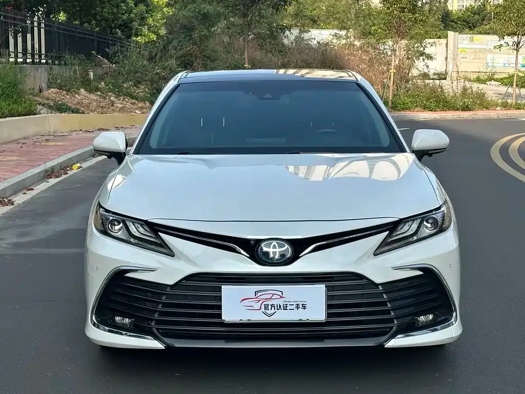 Toyota Camry — фото 6