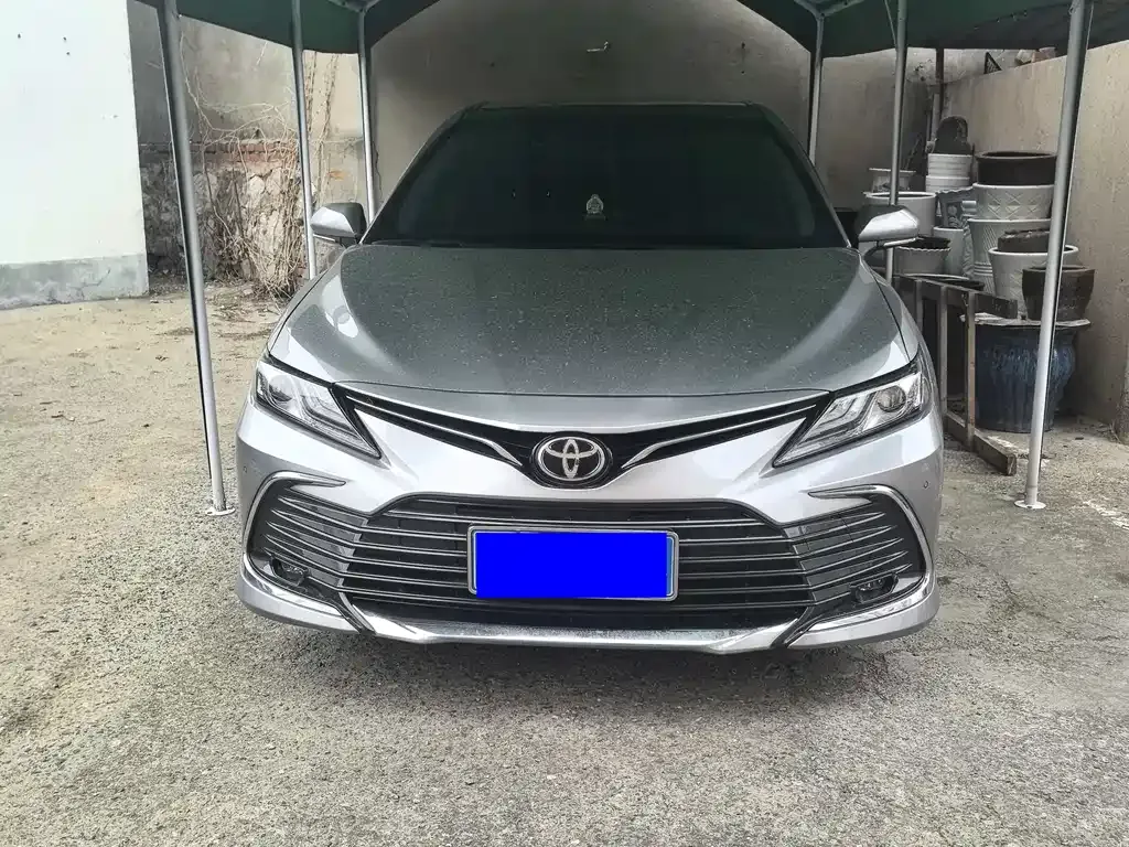 Toyota Camry — фото 10