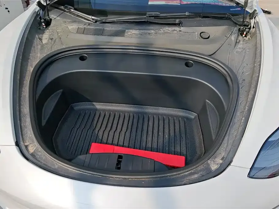 Tesla Model 3 — фото 10