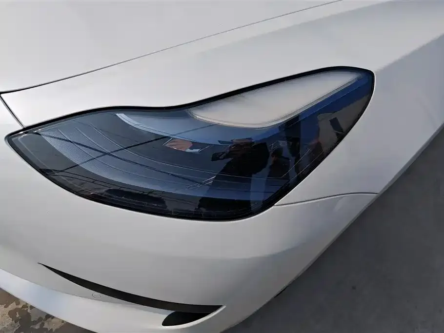 Tesla Model 3 — фото 3