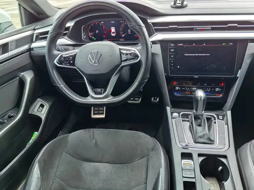 Volkswagen CC 2023 из CN, фото 2