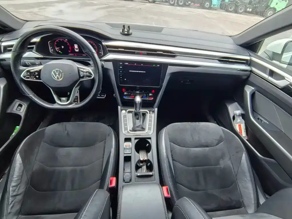 Volkswagen CC 2023 из CN, фото 3