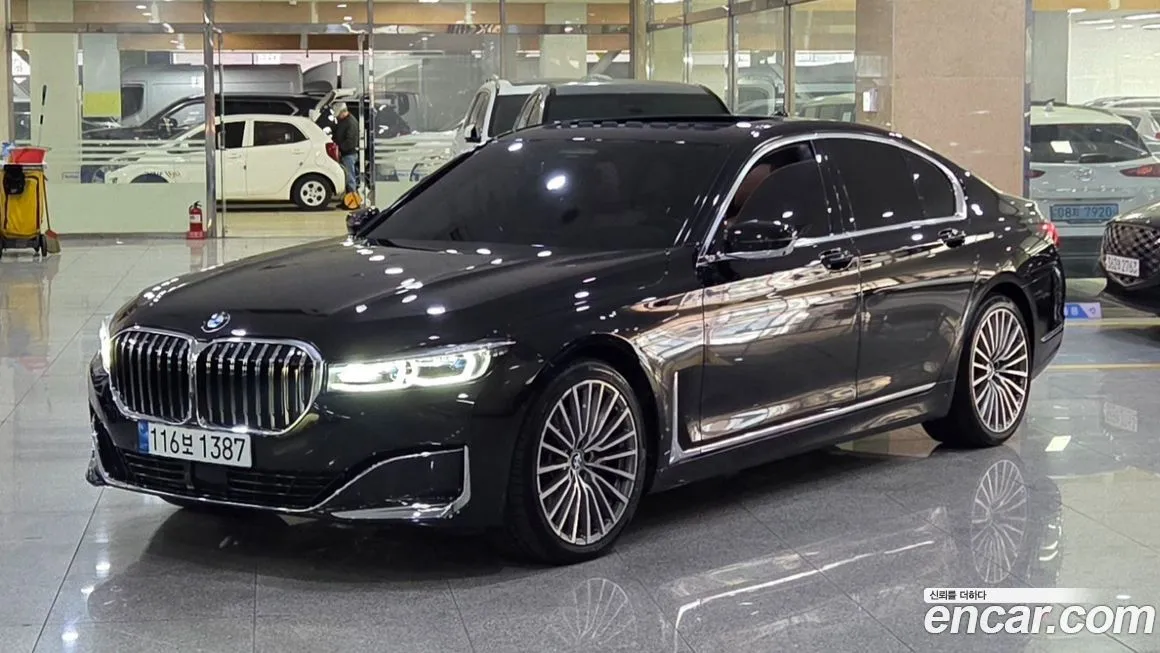 BMW 7-Series — фото 1