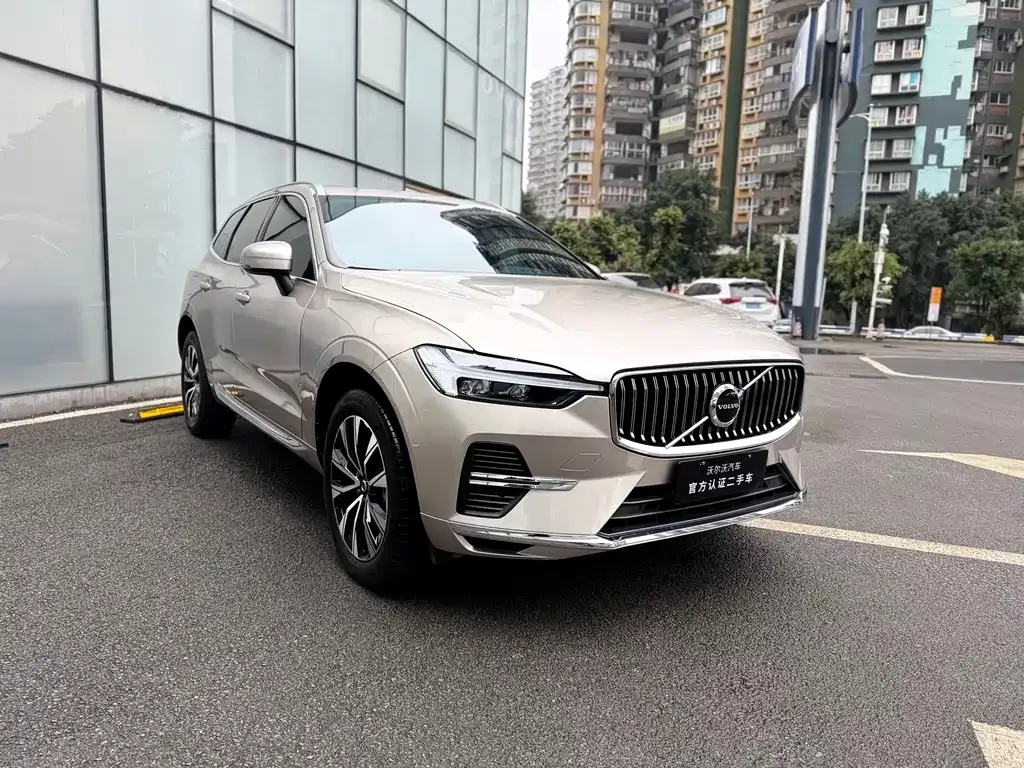 Volvo XC60 — фото 7