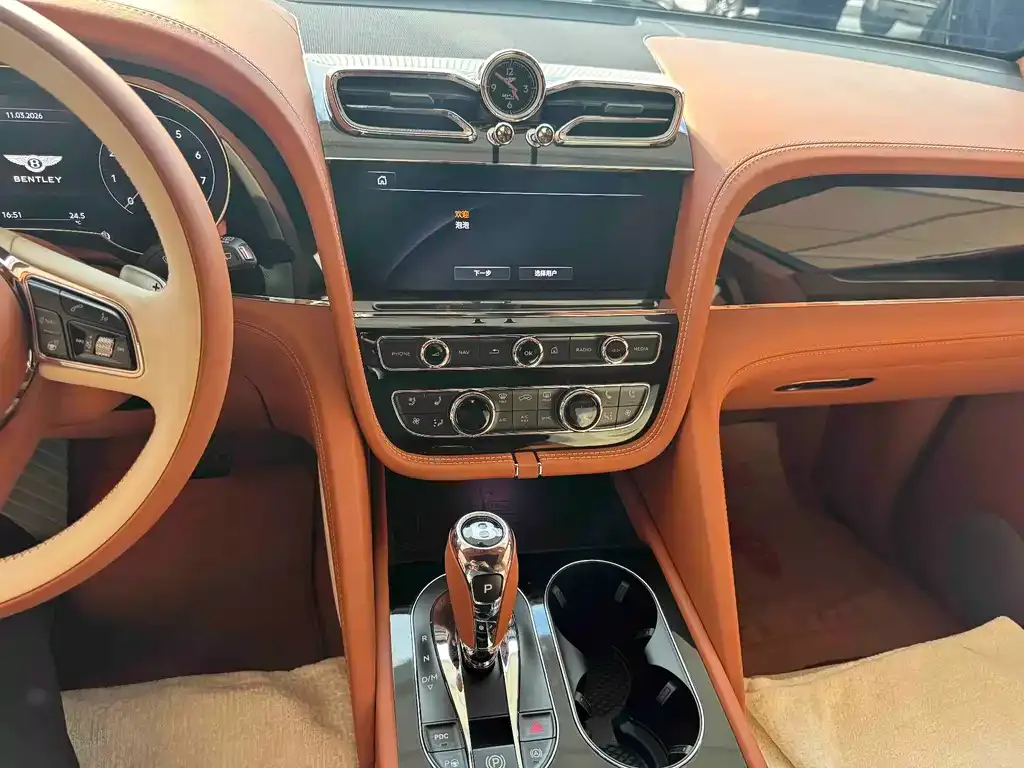 Bentley Bentayga 2023 из CN, фото 9