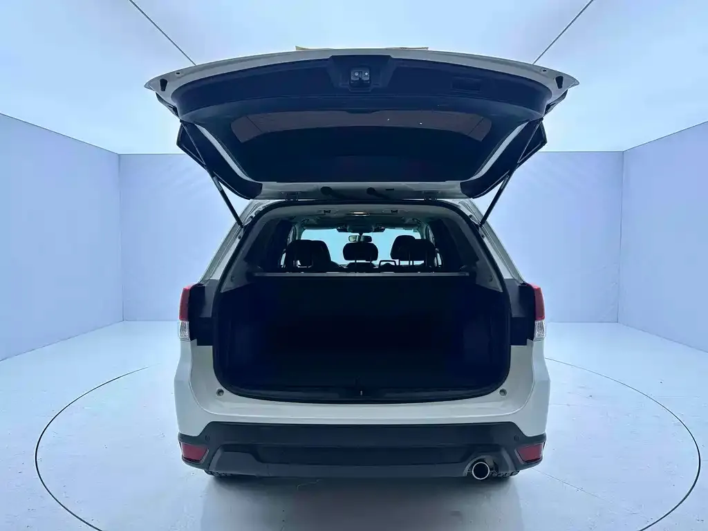 Subaru Forester 2023 из CN, фото 3