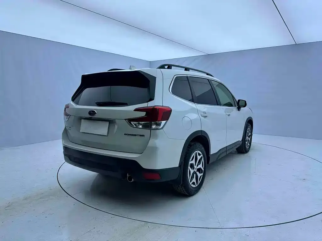 Subaru Forester 2023 из CN, фото 5
